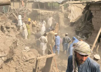 Rescuers arrive on foot, survivors want every little thing — International Points