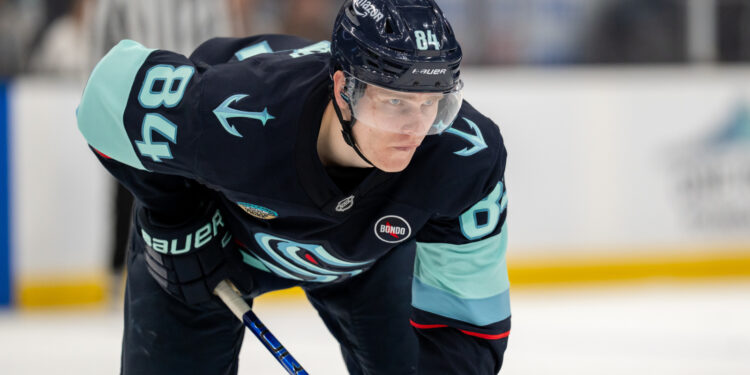 Key Kraken winger out six weeks with damaged hand