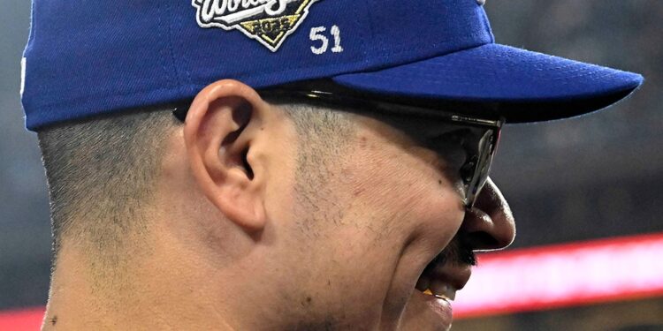 Dodgers Gamers Put on Alex Vesia Tribute Hats