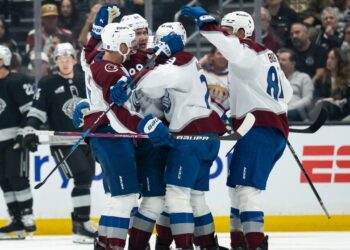 Necas scores two targets as Avalanche rout Kings in dominant season opener