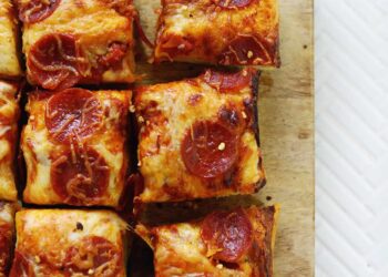 Deep Dish Pizza Recipe – A Stunning Mess