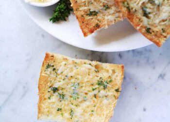 Garlic Toast – A Stunning Mess