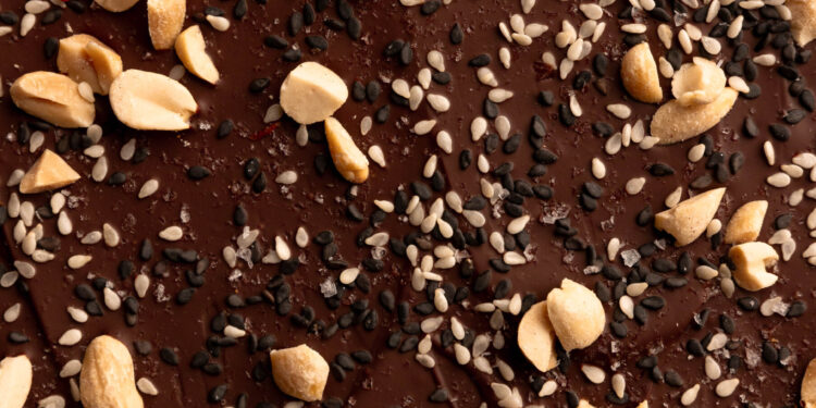 Methods to Make Puffed Quinoa Chocolate Bark (2 Scrumptious Methods)