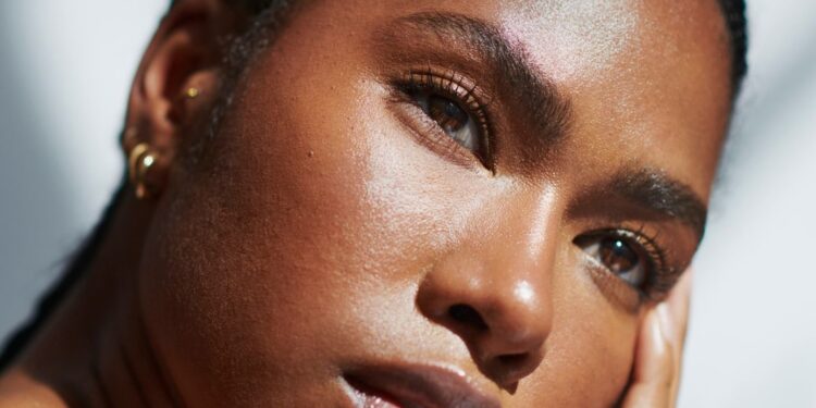 10 Finest Pores and skin Illuminators and Highlighters With High Buyer Critiques