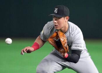 Kazuma Okamoto, Kona Takahashi posted for MLB groups
