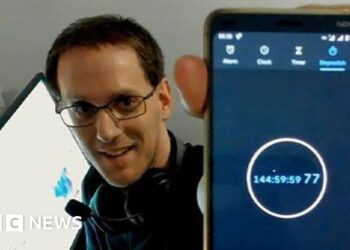 Man dances for 144 hours to interrupt online game marathon file