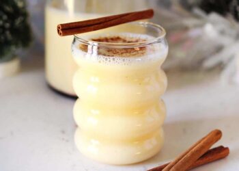 Do-it-yourself Eggnog – A Stunning Mess