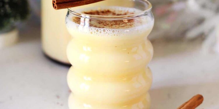 Do-it-yourself Eggnog – A Stunning Mess