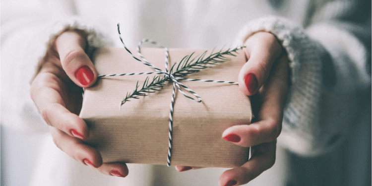 2025 Christmas Items for Her (89+ Concepts She’ll Love!)