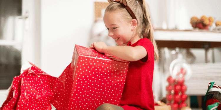 Inventive Christmas Items for Youngsters (With Stocking Stuffer Concepts!)