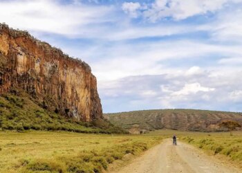 What to Anticipate on a Day Safari in Hell’s Gate Nationwide Park