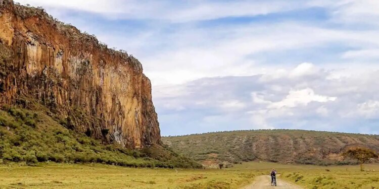 What to Anticipate on a Day Safari in Hell’s Gate Nationwide Park