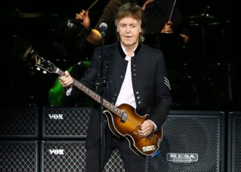 Paul McCartney provides monitor to vinyl model of ‘silent’ album protesting UK AI copyright regulation proposal