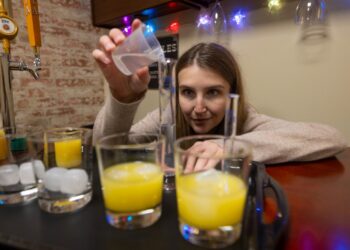 California sober? Researchers check marijuana for curbing consuming : Photographs